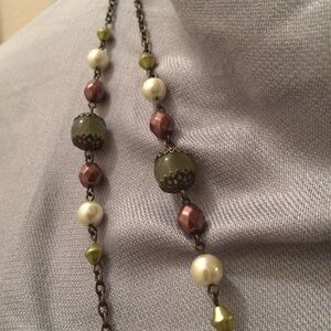 🌻Antique look mixed beads w/filigree accents. 60”